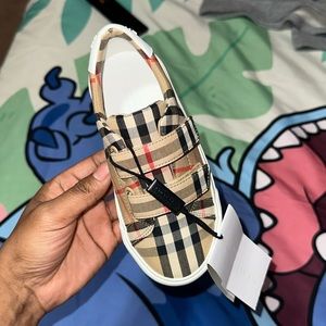 Burberry shoes